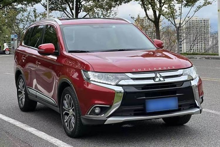 Used Mitsubishi Outlander 2018 2.0L Two-Wheel Drive Glory Edition 5 Seats Exterior 2