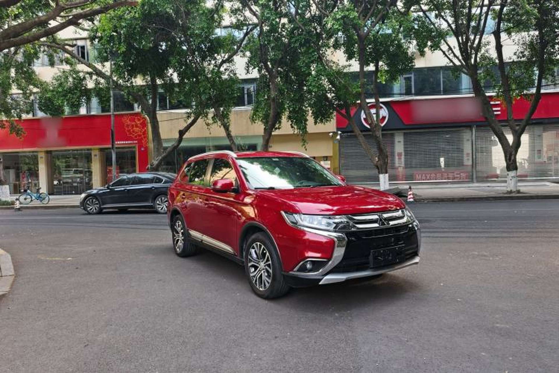 Used Mitsubishi Outlander 2018 2.0L Two-Wheel Drive Glory Edition 5 Seats Exterior 3