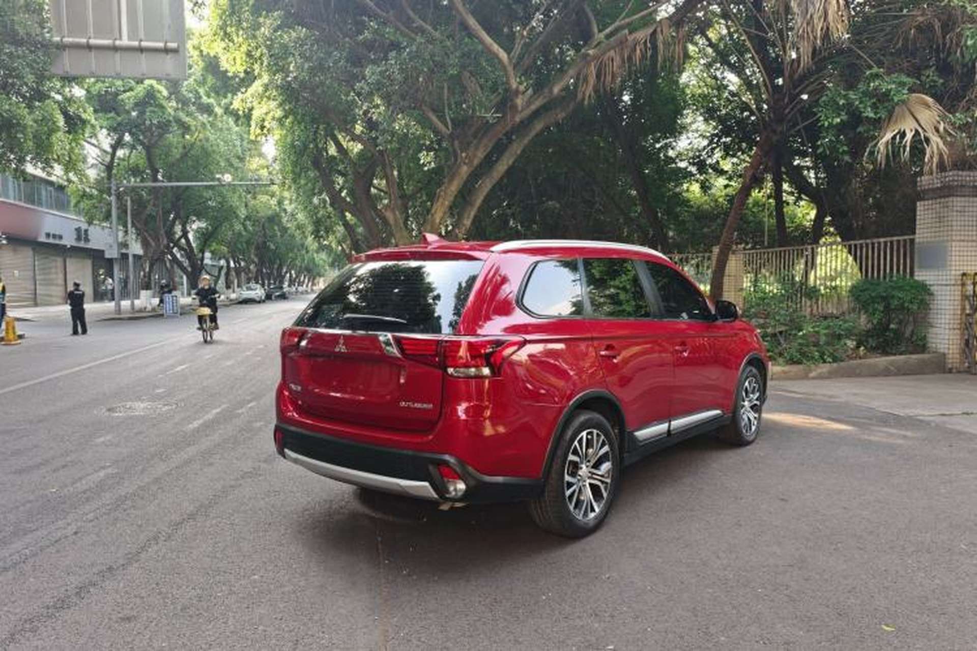 Used Mitsubishi Outlander 2018 2.0L Two-Wheel Drive Glory Edition 5 Seats Exterior 7
