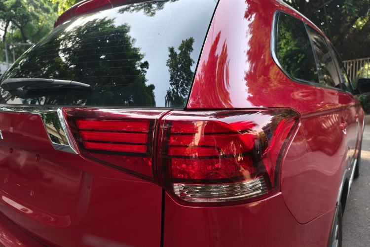 Used Mitsubishi Outlander 2018 2.0L Two-Wheel Drive Glory Edition 5 Seats Exterior 8