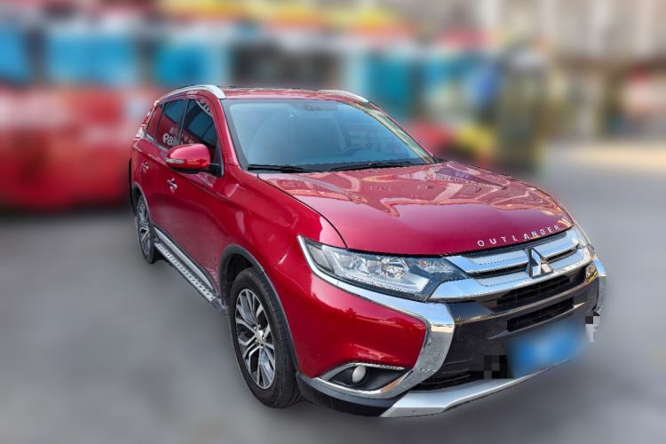 Used Mitsubishi Outlander 2018 2.4L 4x4 Elite Edition 5 Seats Front Right 45 Deg