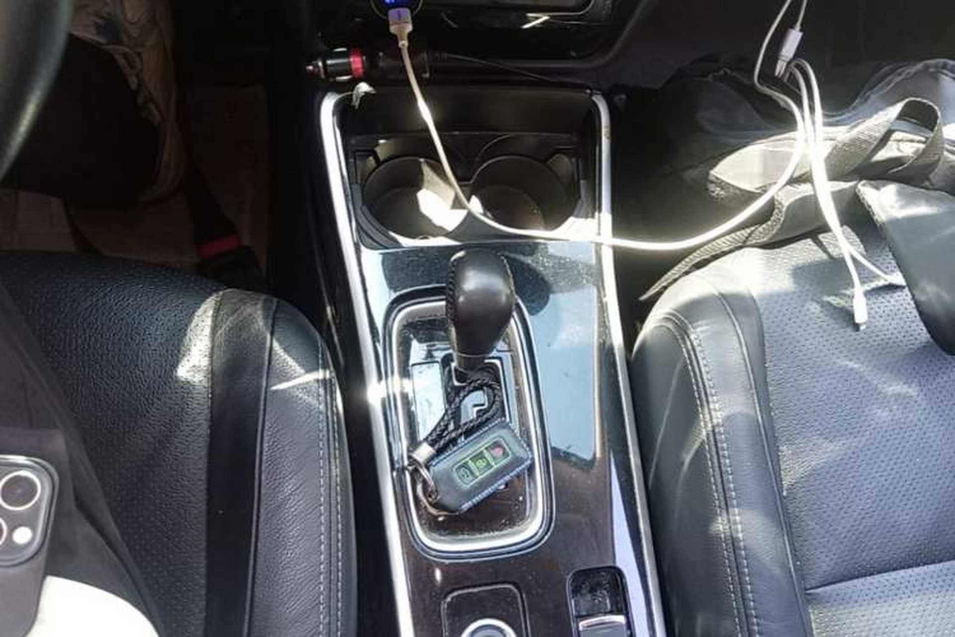 Used Mitsubishi Outlander 2018 2.4L 4x4 Elite Edition 5 Seats Gear Lever