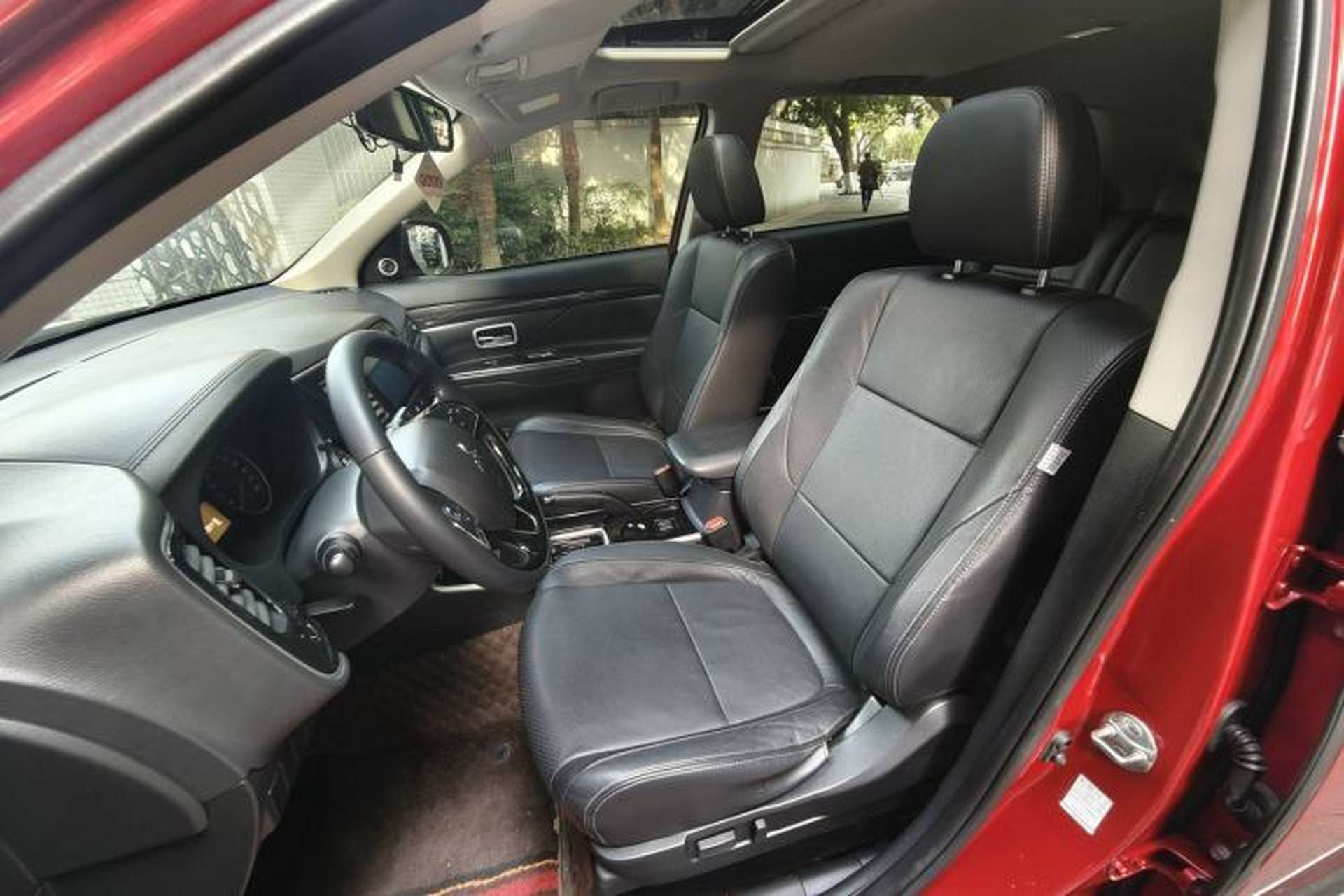 Used Mitsubishi Outlander 2018 2.0L Two-Wheel Drive Glory Edition 5 Seats Interior 2