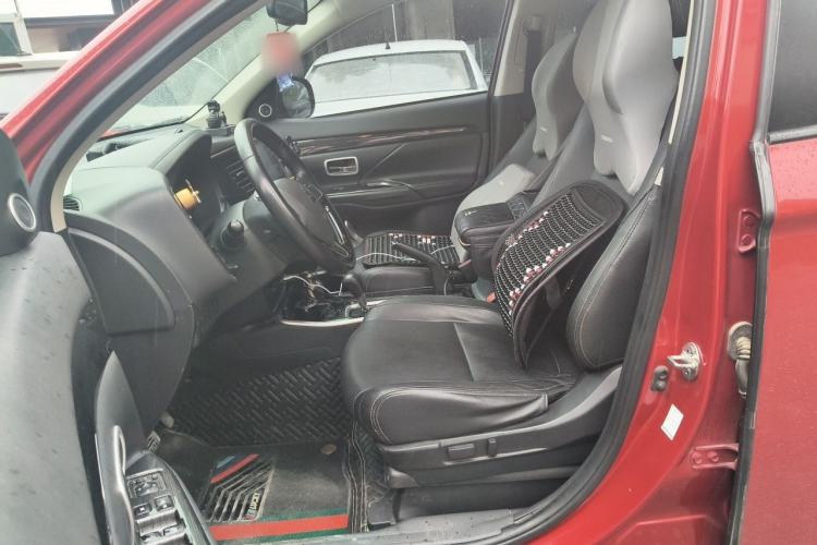 Used Mitsubishi Outlander 2018 2.0L Two-Wheel Drive Glory Edition 5 Seats Left Front Seat