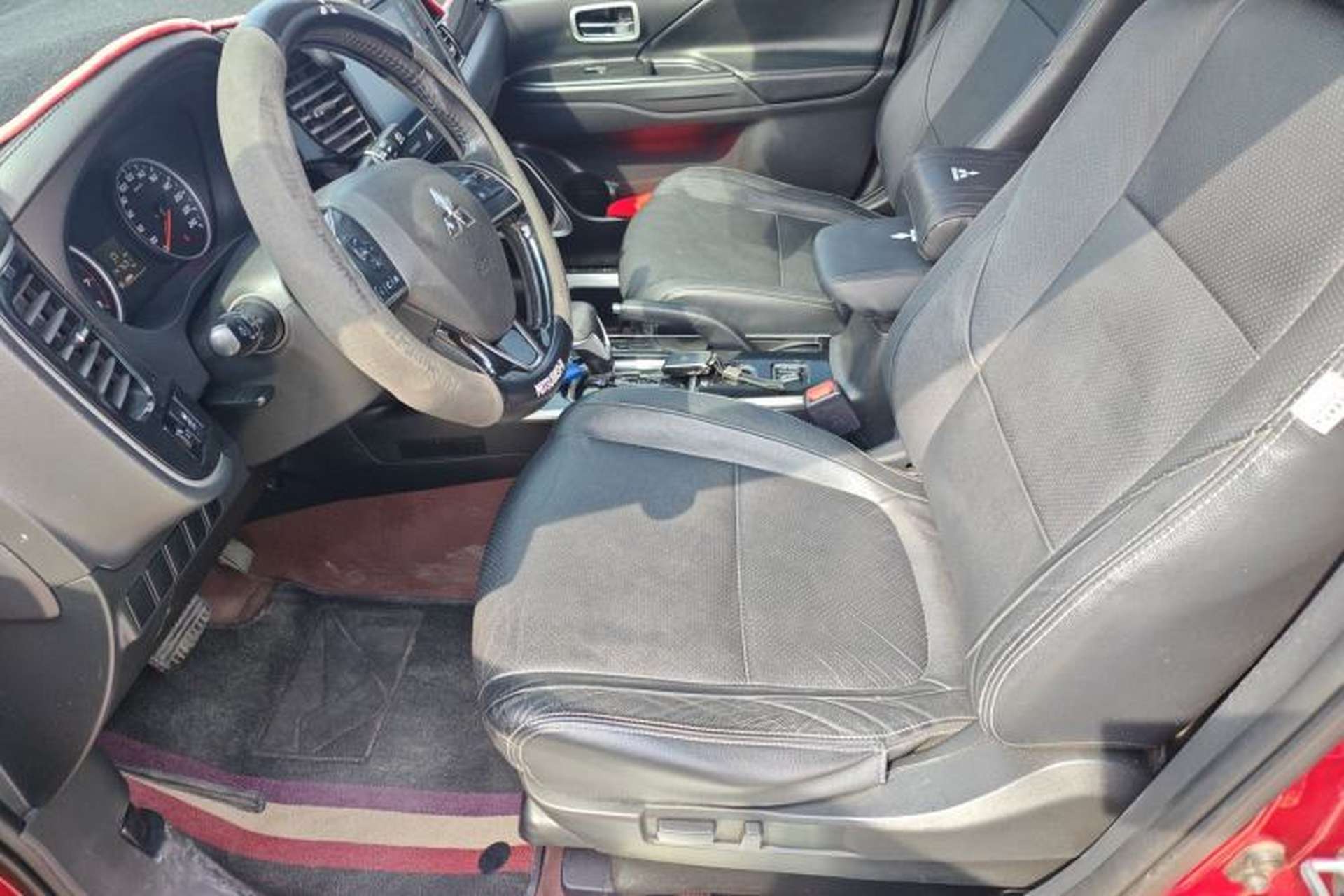 Used Mitsubishi Outlander 2018 2.0L Two-Wheel Drive Glory Edition 5 Seats Left Front Seat