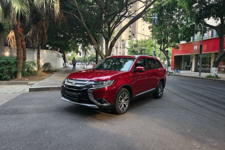 Used Mitsubishi Outlander 2018 2.0L Two-Wheel Drive Glory Edition 5 Seats Guazi used car, China used car export, Used car for sale, Used  cars, Cheapest cars for sale