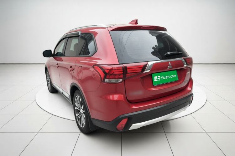 Used Mitsubishi Outlander 2018 2.0L Two-Wheel Drive Glory Edition 5 Seats Rear Left 45 Deg