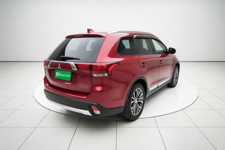 Used Mitsubishi Outlander 2018 2.0L Two-Wheel Drive Glory Edition 5 Seats Rear Right 45 Deg