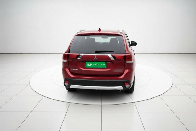 Used Mitsubishi Outlander 2018 2.0L Two-Wheel Drive Glory Edition 5 Seats Rear