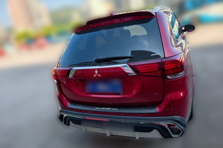 Used Mitsubishi Outlander 2018 2.4L 4x4 Elite Edition 5 Seats Rear
