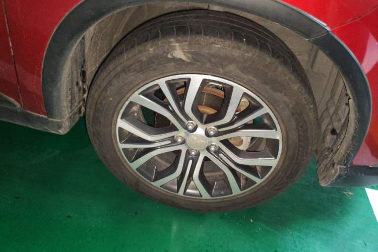 Used Mitsubishi Outlander 2018 2.4L 4x4 Elite Edition 5 Seats Right Front Wheel Hub