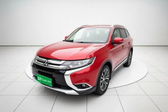 Ojetý Mitsubishi Outlander 2018 2.0L Two-Wheel Drive Glory Edition 5 Seats