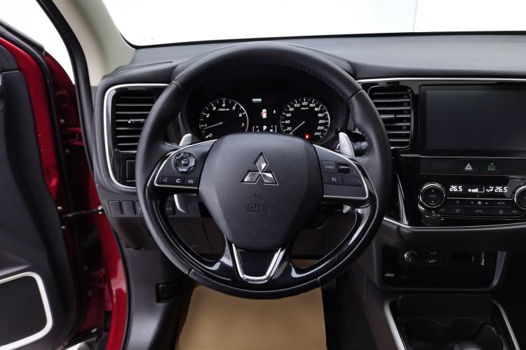 Used Mitsubishi Outlander 2018 2.4L 4x4 Elite Edition 5 Seats Steering Wheel