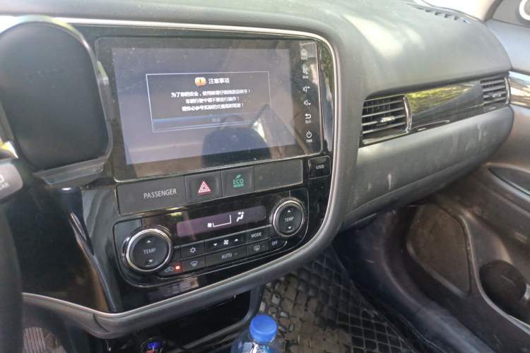Used Mitsubishi Outlander 2018 2.0L Two-Wheel Drive Glory Edition 5 Seats Audio And AC Panel