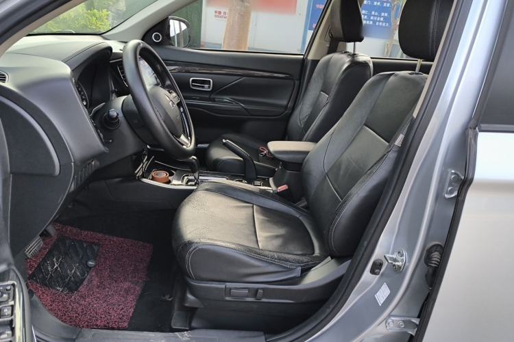 Used Mitsubishi Outlander 2018 2.0L Two-Wheel Drive Glory Edition 5 Seats Driver Seat