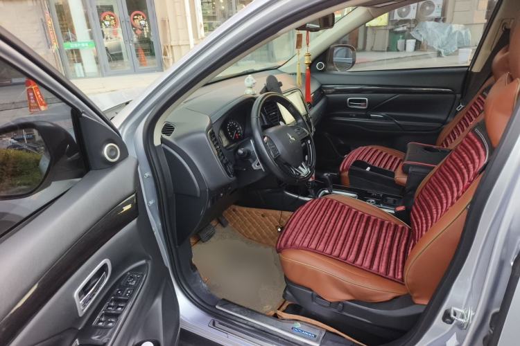 Used Mitsubishi Outlander 2018 2.4L 4x4 Elite Edition 5 Seats Driver Seat