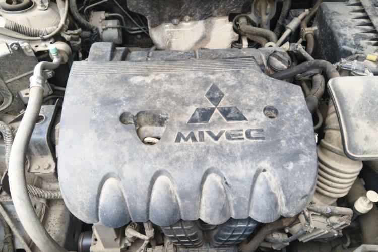 Used Mitsubishi Outlander 2018 2.4L 4x4 Elite Edition 5 Seats Engine Bay