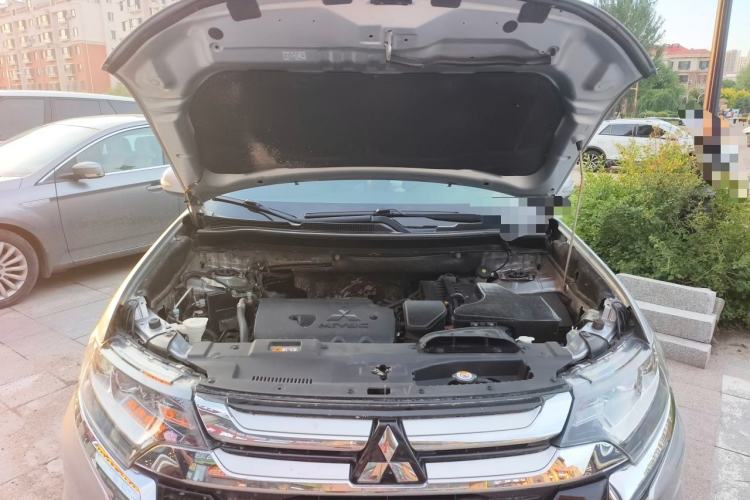 Used Mitsubishi Outlander 2018 2.4L 4x4 Elite Edition 5 Seats Engine Bay