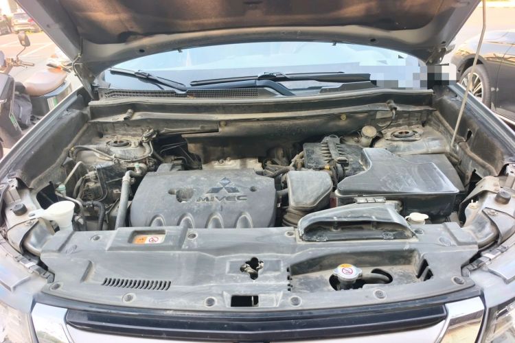 Used Mitsubishi Outlander 2018 2.4L 4x4 Elite Edition 5 Seats Engine Bay