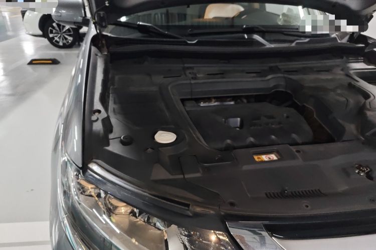 Used Mitsubishi Outlander 2018 2.4L 4x4 Luxury Edition 7-Seater Engine Bay Right