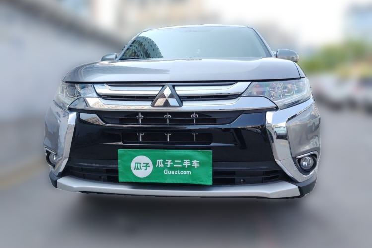 Used Mitsubishi Outlander 2018 2.4L 4x4 Elite Edition 5 Seats Front