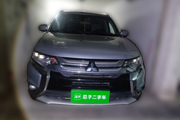 Used Mitsubishi Outlander 2018 2.4L 4x4 Elite Edition 5 Seats Front