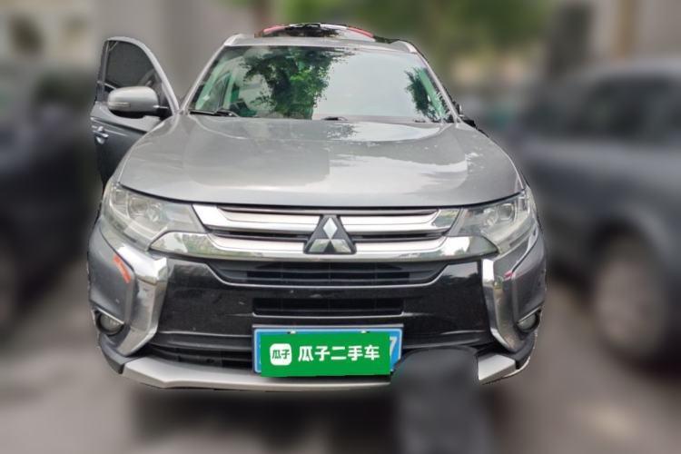 Used Mitsubishi Outlander 2018 2.4L 4x4 Elite Edition 5 Seats Front