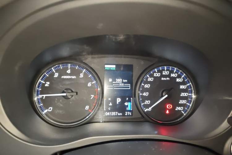Used Mitsubishi Outlander 2018 2.4L 4x4 Luxury Edition 7-Seater Instrument Cluster