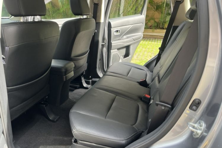 Used Mitsubishi Outlander 2018 2.0L Two-Wheel Drive Glory Edition 5 Seats Interior 3
