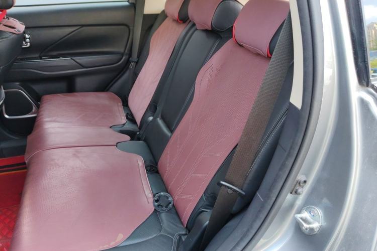 Used Mitsubishi Outlander 2018 2.4L 4x4 Elite Edition 5 Seats Left Rear Seat