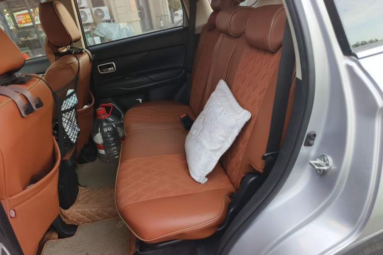 Used Mitsubishi Outlander 2018 2.4L 4x4 Elite Edition 5 Seats Left Rear Seat