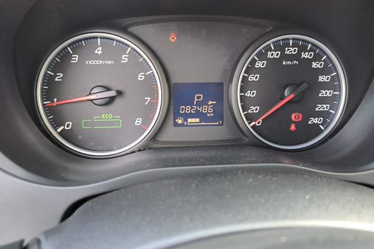 Used Mitsubishi Outlander 2018 2.0L Two-Wheel Drive Glory Edition 5 Seats Odometer Close Up