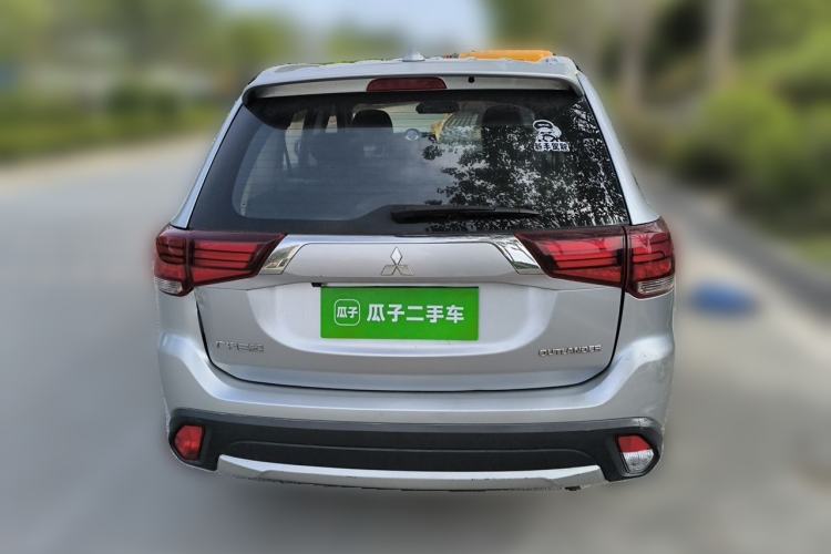 Used Mitsubishi Outlander 2018 2.0L Two-Wheel Drive Glory Edition 5 Seats Rear