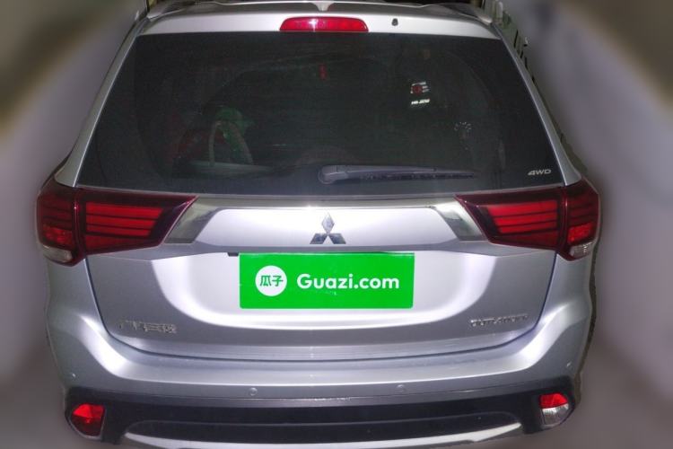 Used Mitsubishi Outlander 2018 2.4L 4x4 Elite Edition 5 Seats Rear