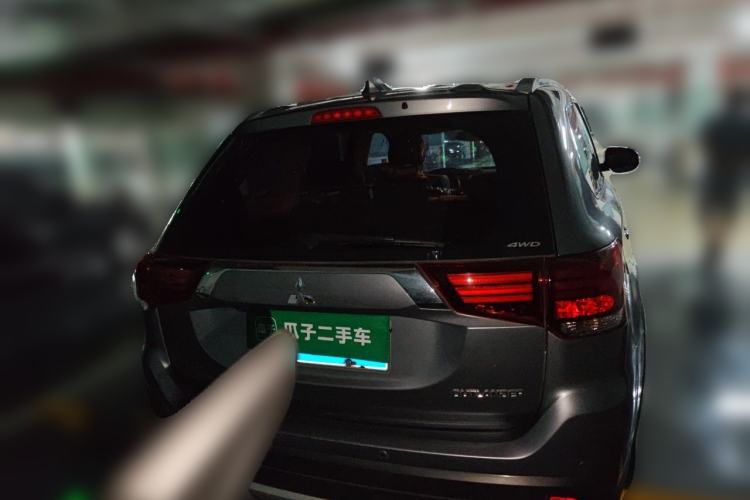 Used Mitsubishi Outlander 2018 2.4L 4x4 Elite Edition 5 Seats Rear