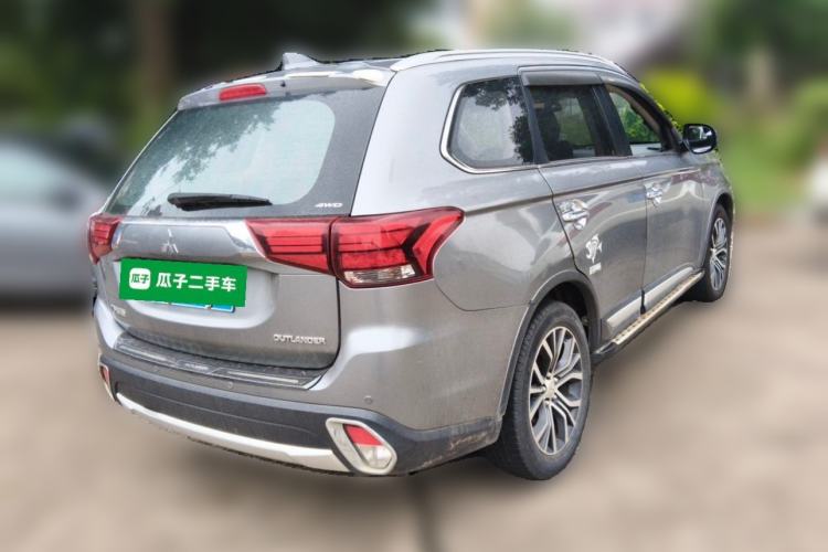Used Mitsubishi Outlander 2018 2.4L 4x4 Elite Edition 5 Seats Rear Right 45 Deg