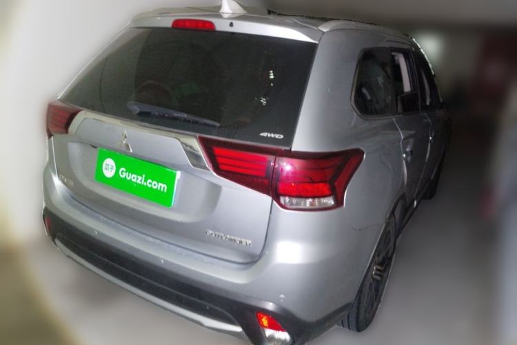 Used Mitsubishi Outlander 2018 2.4L 4x4 Elite Edition 5 Seats Rear Right 45 Deg