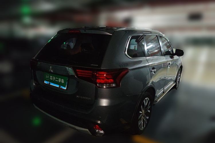 Used Mitsubishi Outlander 2018 2.4L 4x4 Elite Edition 5 Seats Rear Right 45 Deg