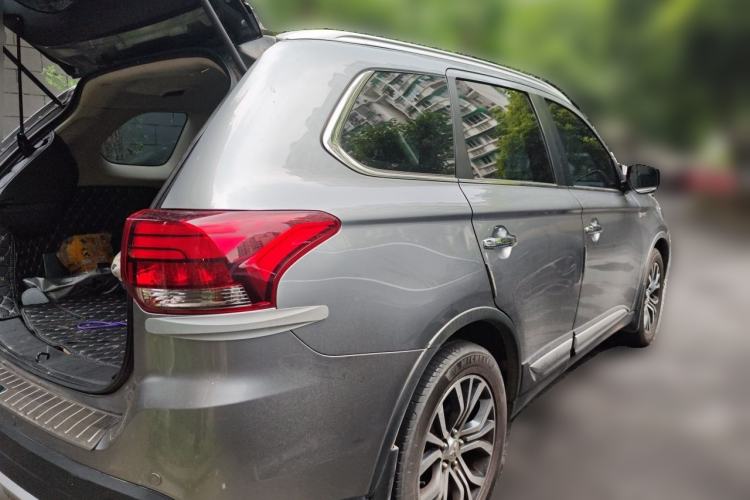 Used Mitsubishi Outlander 2018 2.4L 4x4 Elite Edition 5 Seats Rear Right 45 Deg