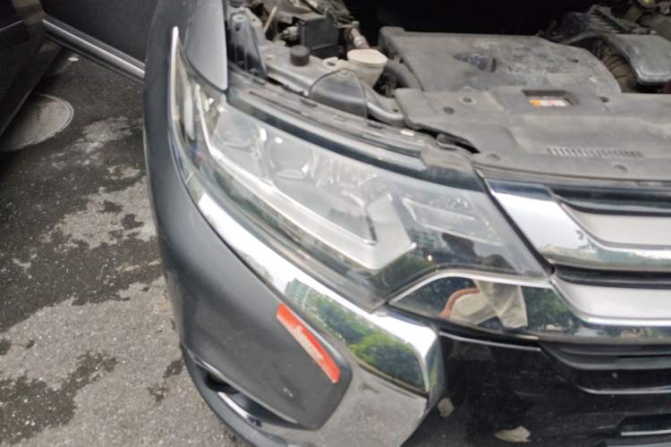 Used Mitsubishi Outlander 2018 2.4L 4x4 Elite Edition 5 Seats Right Front Headlight