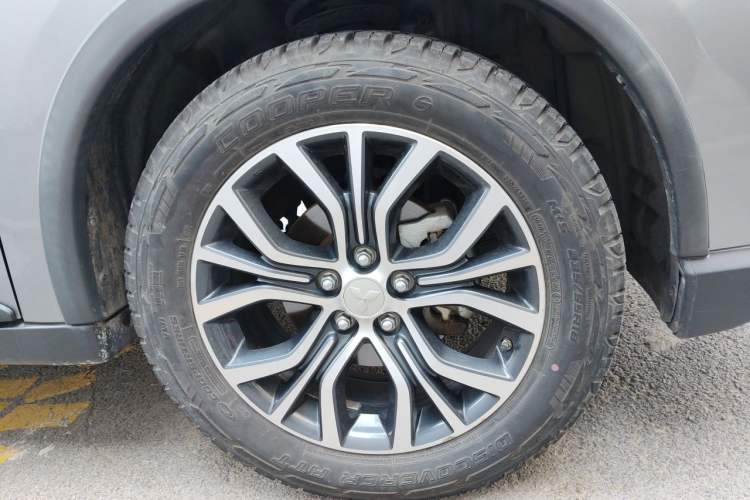 Used Mitsubishi Outlander 2018 2.4L 4x4 Elite Edition 5 Seats Right Front Wheel Hub