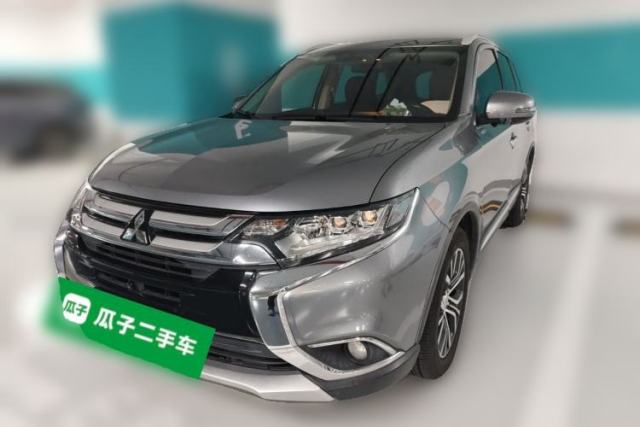 Used Mitsubishi Outlander 2018 2.4L 4x4 Luxury Edition 7-Seater