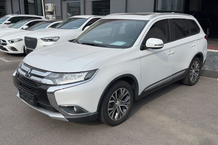 Used Mitsubishi Outlander 2018 2.0L Two-Wheel Drive Glory Edition 5 Seats Guazi used car, China used car export, Used car for sale, Used  cars, Cheapest cars for sale
