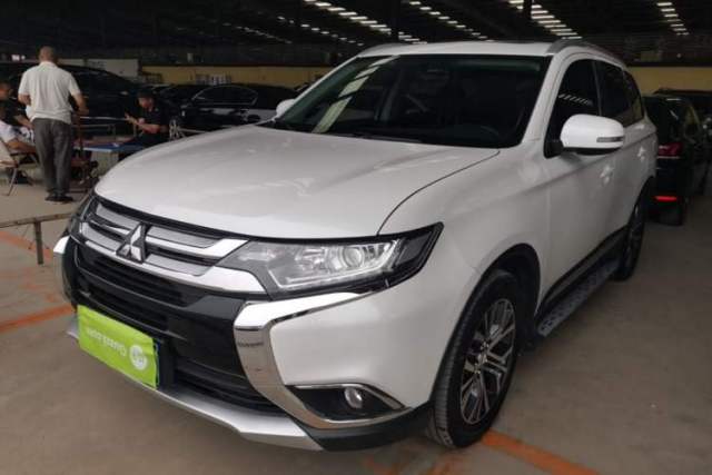 Used Mitsubishi Outlander 2018 2.0L Two-Wheel Drive Glory Edition 5 Seats