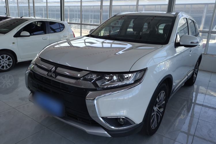 Used Mitsubishi Outlander 2018 2.0L Two-Wheel Drive Glory Edition 5 Seats Guazi used car, China used car export, Used car for sale, Used  cars, Cheapest cars for sale