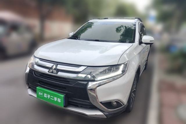 Used Mitsubishi Outlander 2018 2.4L 4x4 Luxury Edition 7-Seater