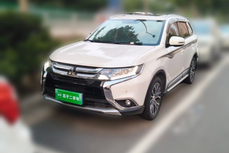 Used Mitsubishi Outlander 2018 2.0L Two-Wheel Drive Glory Edition 5 Seats Guazi used car, China used car export, Used car for sale, Used  cars, Cheapest cars for sale