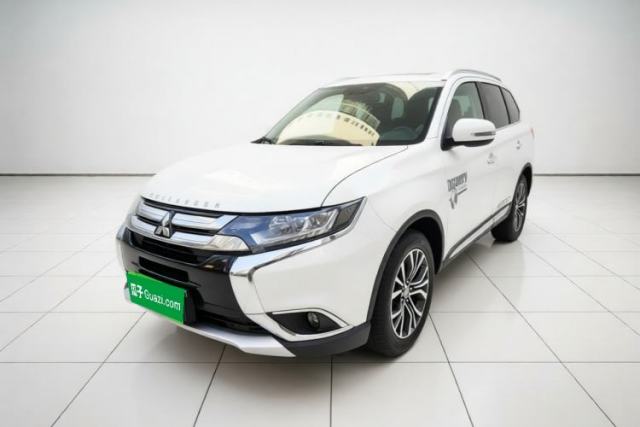 Ojetý Mitsubishi Outlander 2018 2.4L 4x4 Elite Edition 5 Seats