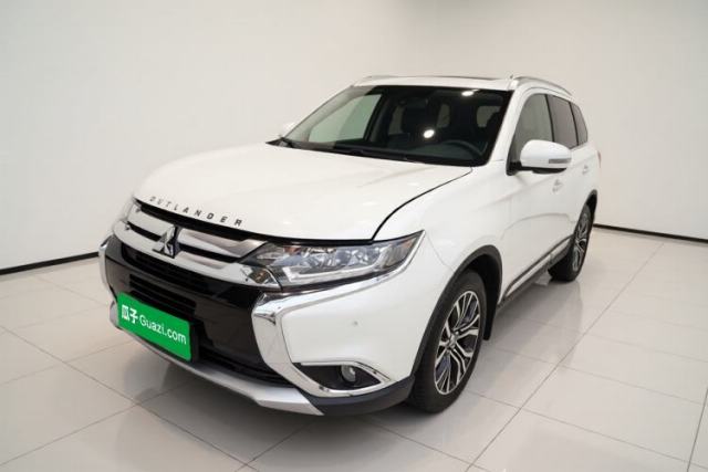 Mitsubishi Outlander 2018 2.4L 4x4 Elite Edition 5 Seats с пробегом