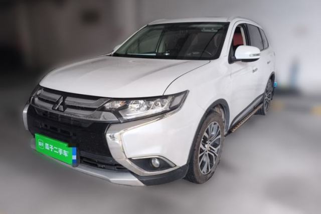 Ojetý Mitsubishi Outlander 2018 2.4L 4x4 Elite Edition 5 Seats